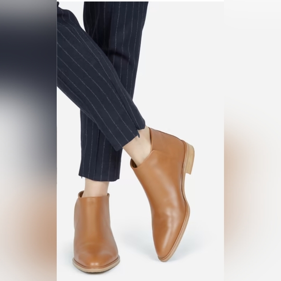 Everlane Shoes - Everlane Modern ankle boot. Size 5.5